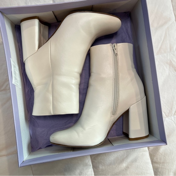 Madden Girl White Ankle Boots - Picture 4 of 10